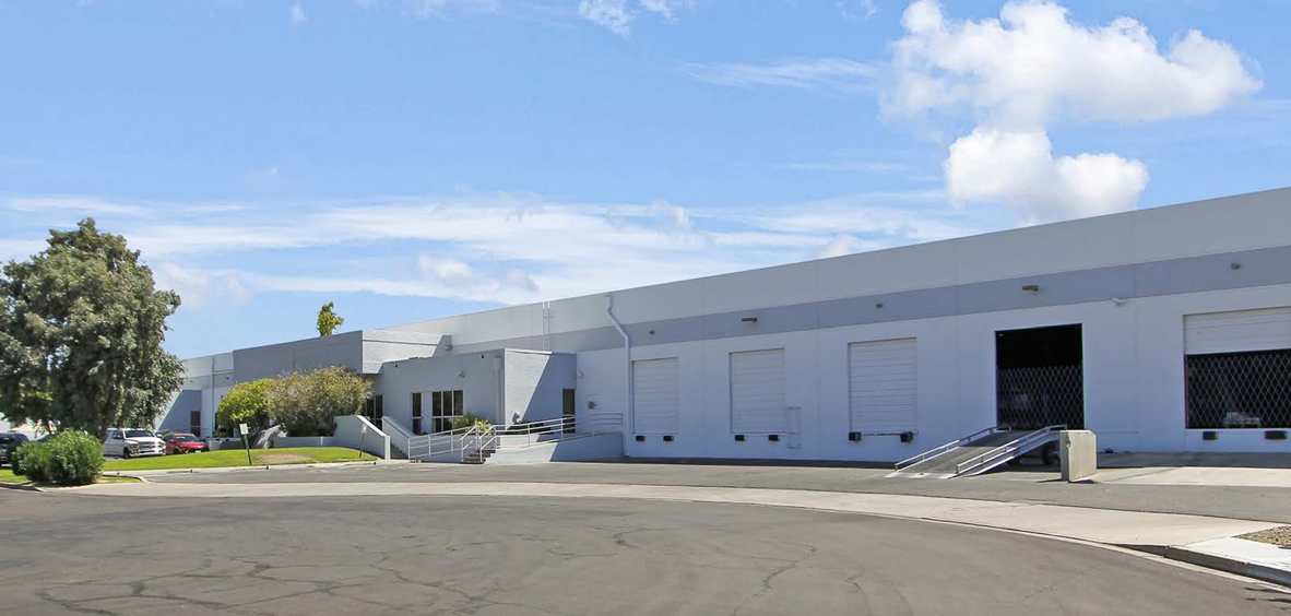 Small bay industrial building near Phoenix Sky Harbor Airport